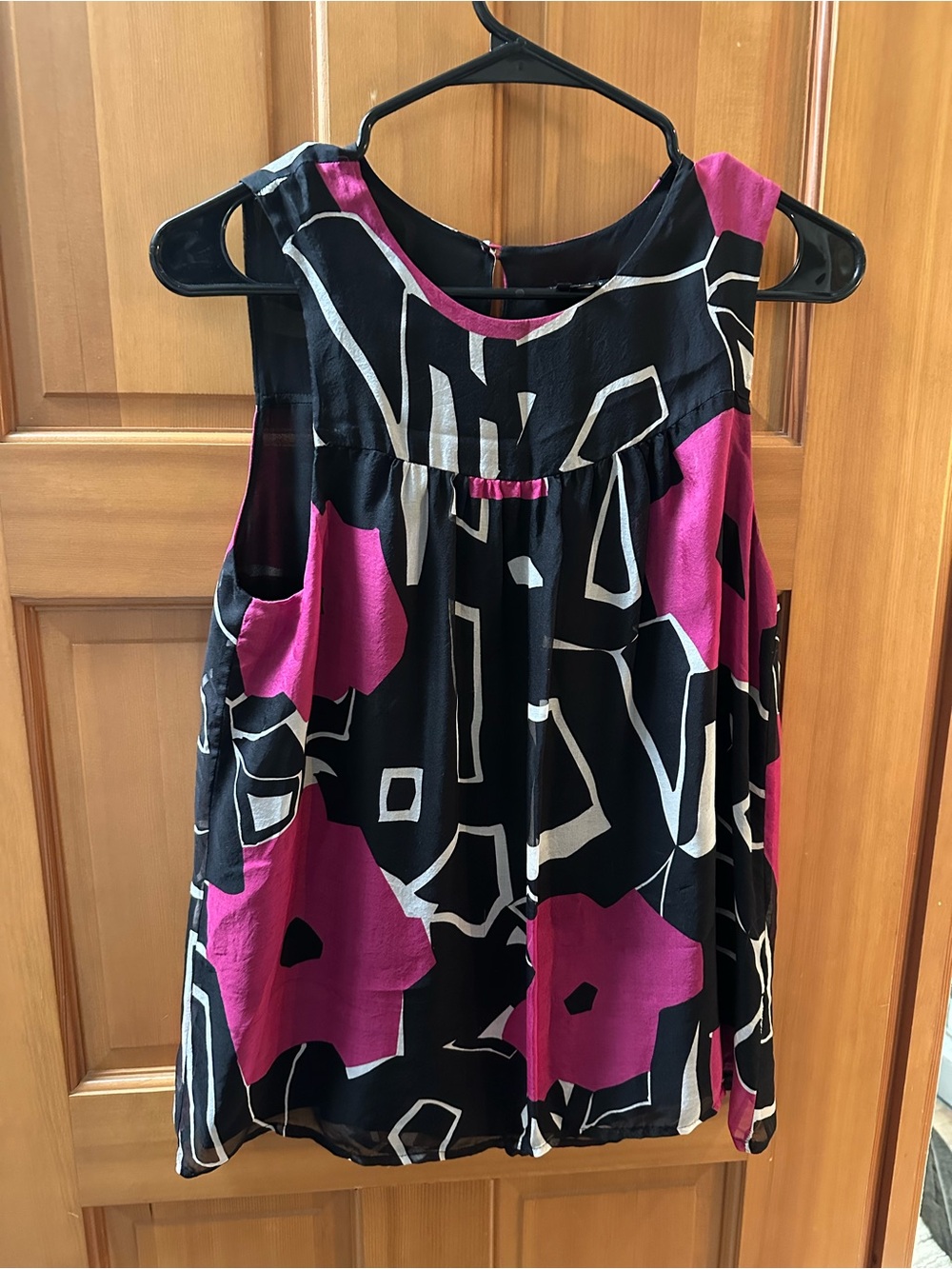 Theory Abstract Floral Sleeveless Camisole in Black & Magenta S
